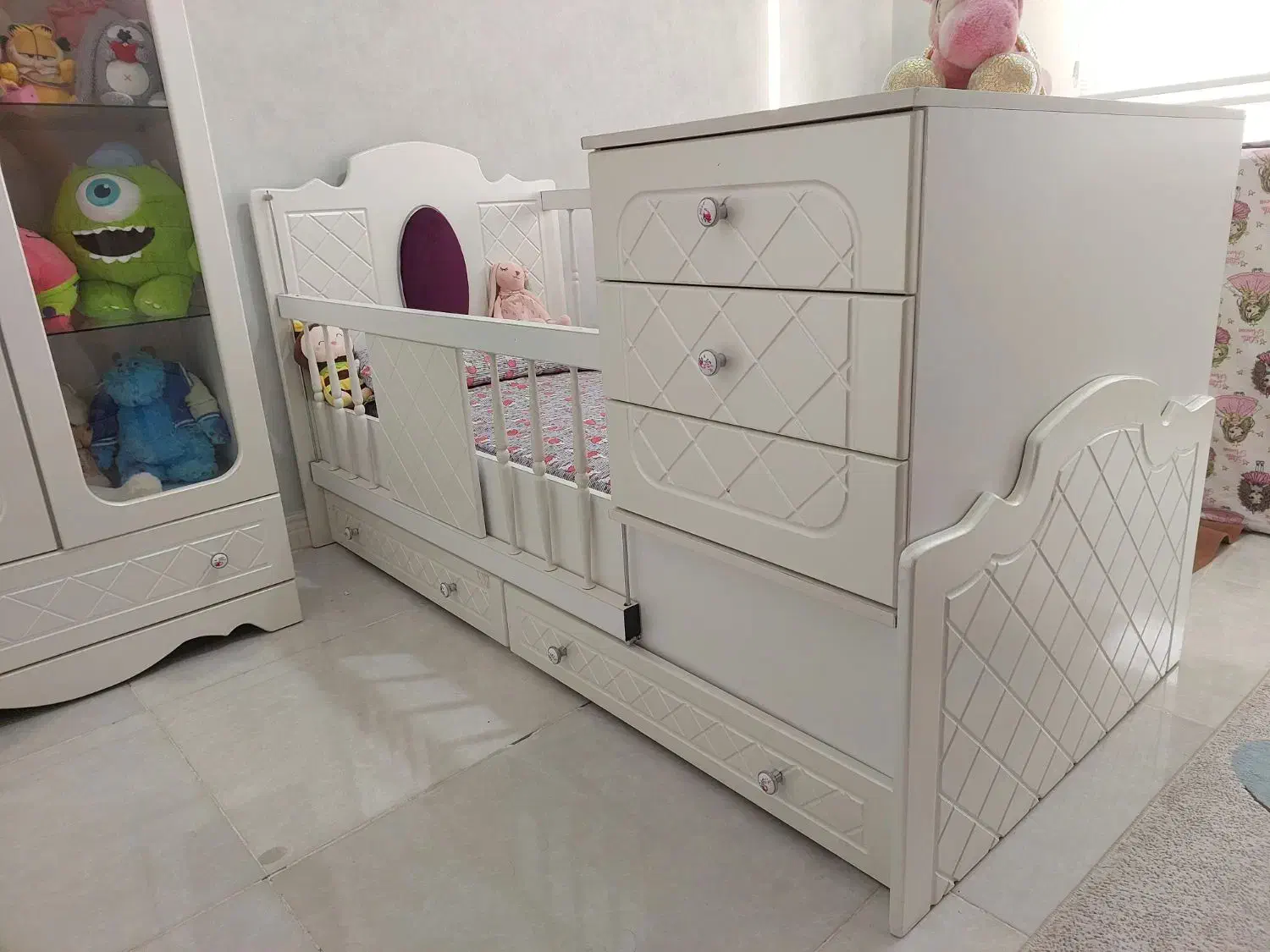 تخت کودک و نوجوان به همراه کمد|تخت و سرویس خواب|قزوین, |دیوار