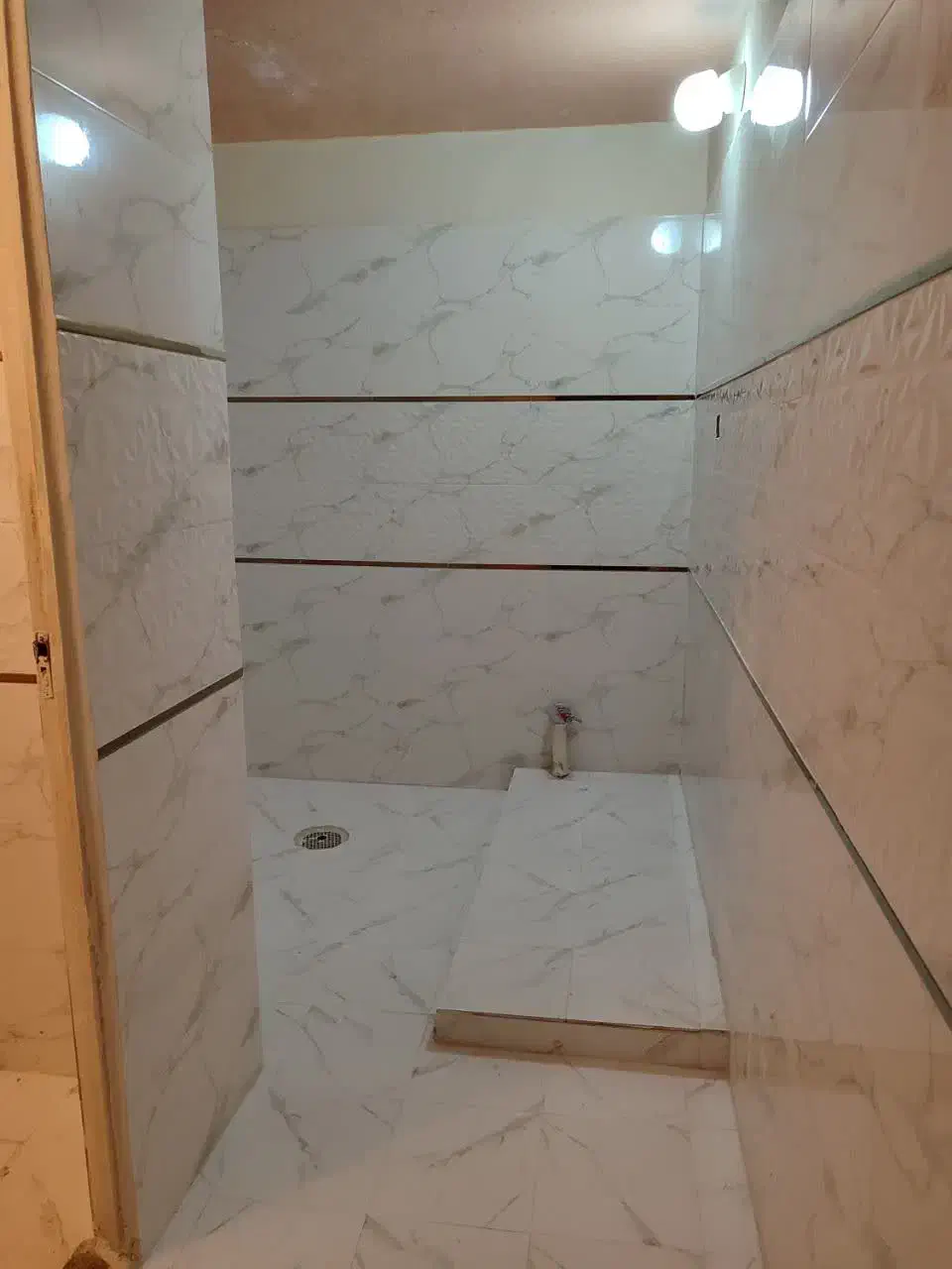 کاشی کاری سرامیک ،کاشیکاری با چسب وسیمان ،تخریب|خدمات پیشه و مهارت|تبریز, |دیوار