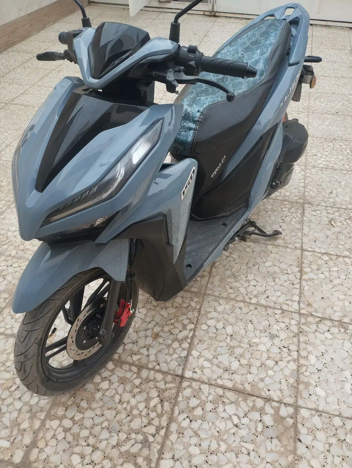 موتور کلیک توسن در حد|موتورسیکلت|ابریشم, |دیوار