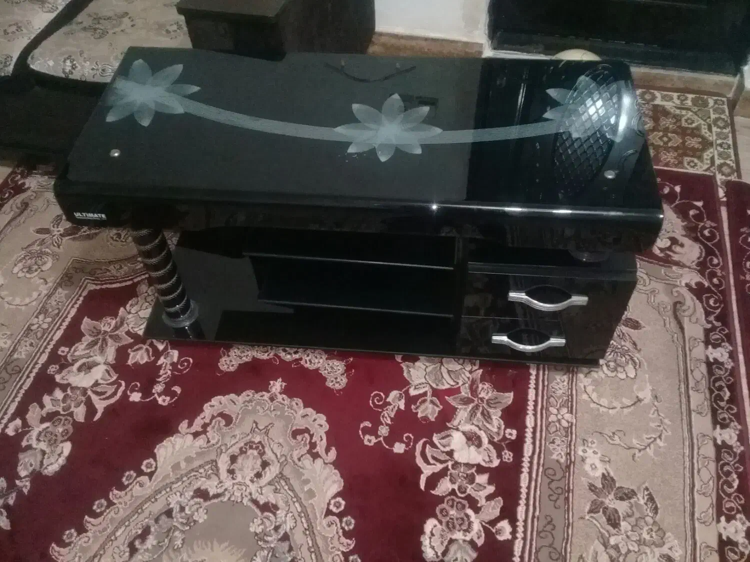 دو تامیز تلوزیون ویه ویترین تازه بدونه هیچ ضربه|میز تلویزیون|کومله, |دیوار