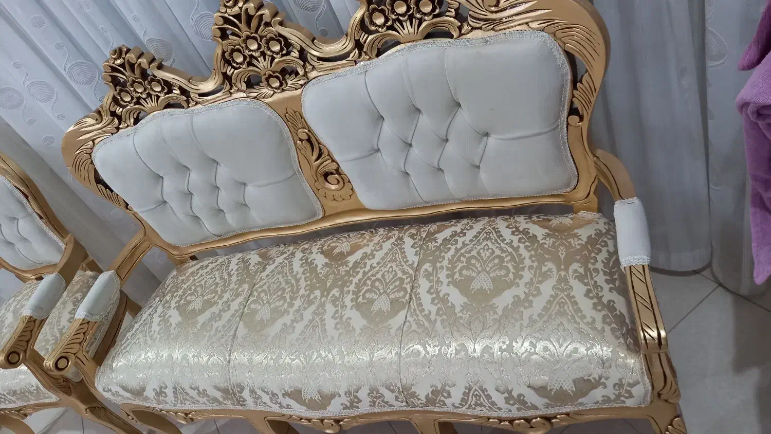 فروش فوری مبل سلطنتی۹نفره بسیار تمیز همراه۳میزعسلی|مبلمان خانگی و میز عسلی|بیرجند, |دیوار