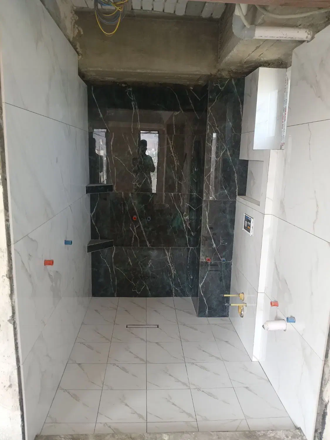 کاشی کار حرفه‌ای|خدمات پیشه و مهارت|تبریز, |دیوار