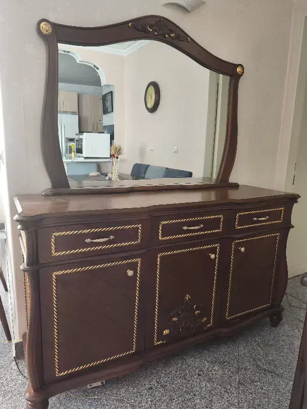 کنسول همراه با آینه|بوفه، ویترین، کنسول|تهران, عباس‌آباد|دیوار