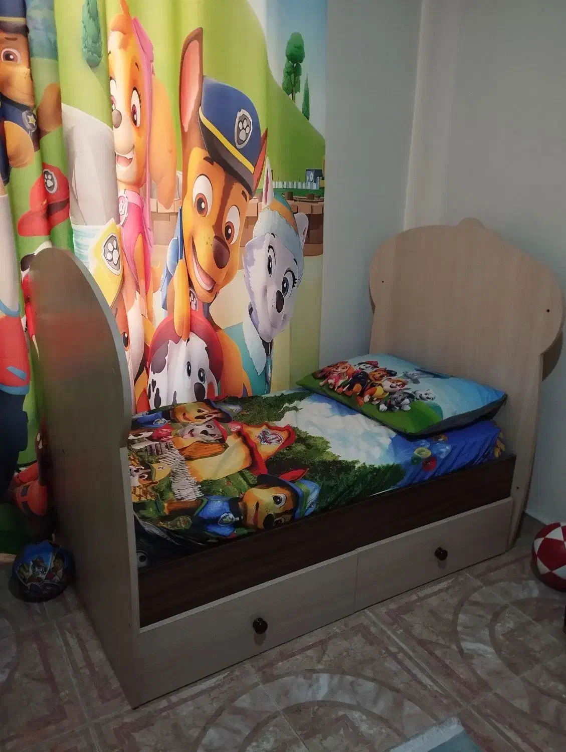 سرویس خواب کودک|تخت و صندلی بچه|اندیشه, اندیشه فاز ۴|دیوار