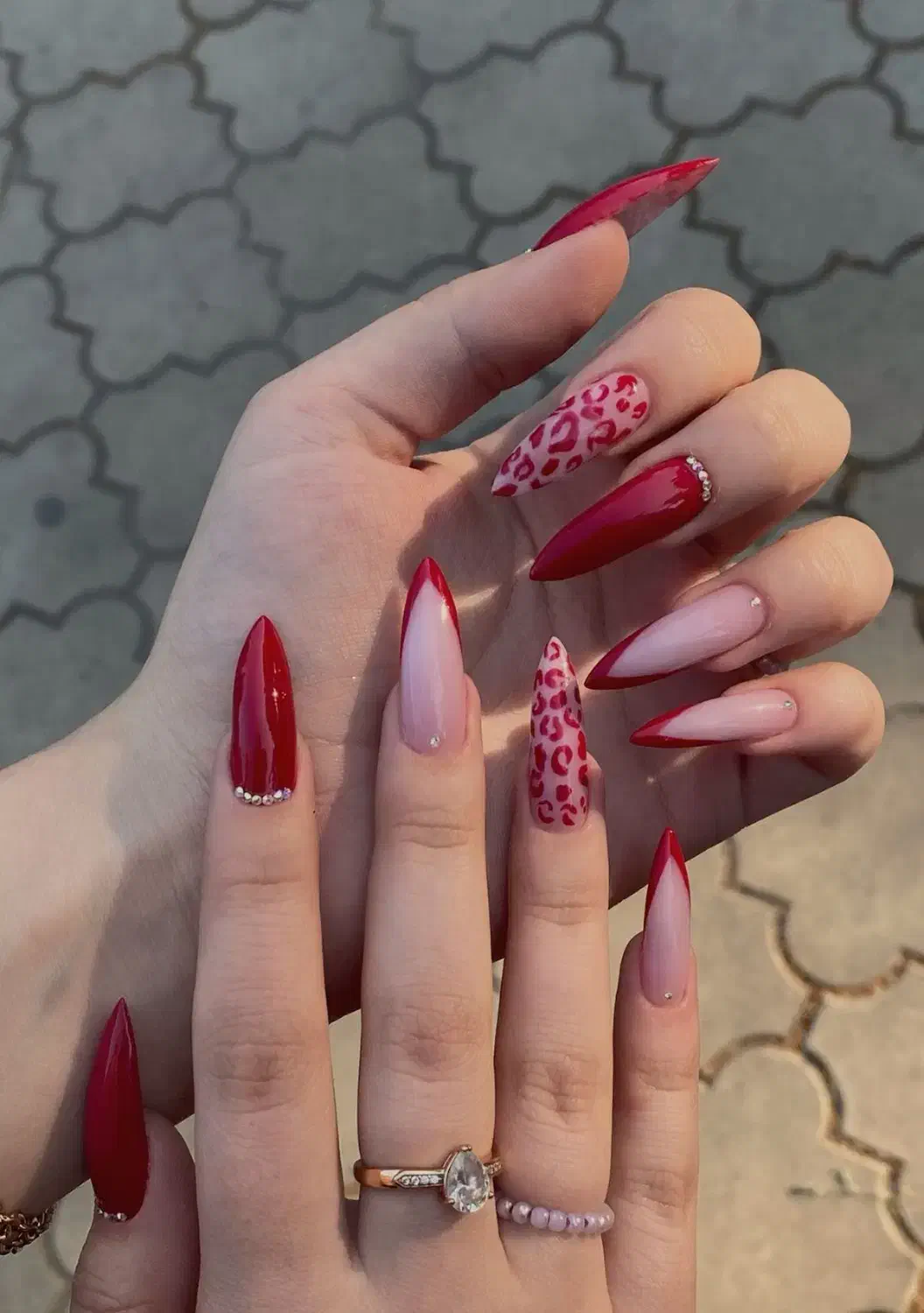 کاشت و ترمیم ناخن با طراحی ترند|خدمات آرایشگری و زیبایی|تهران, شمشیری|دیوار