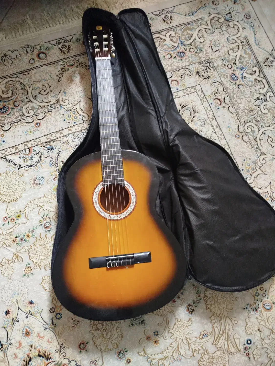 گیتار نو نو به همراه کیف|گیتار، بیس، امپلیفایر|یزد, |دیوار