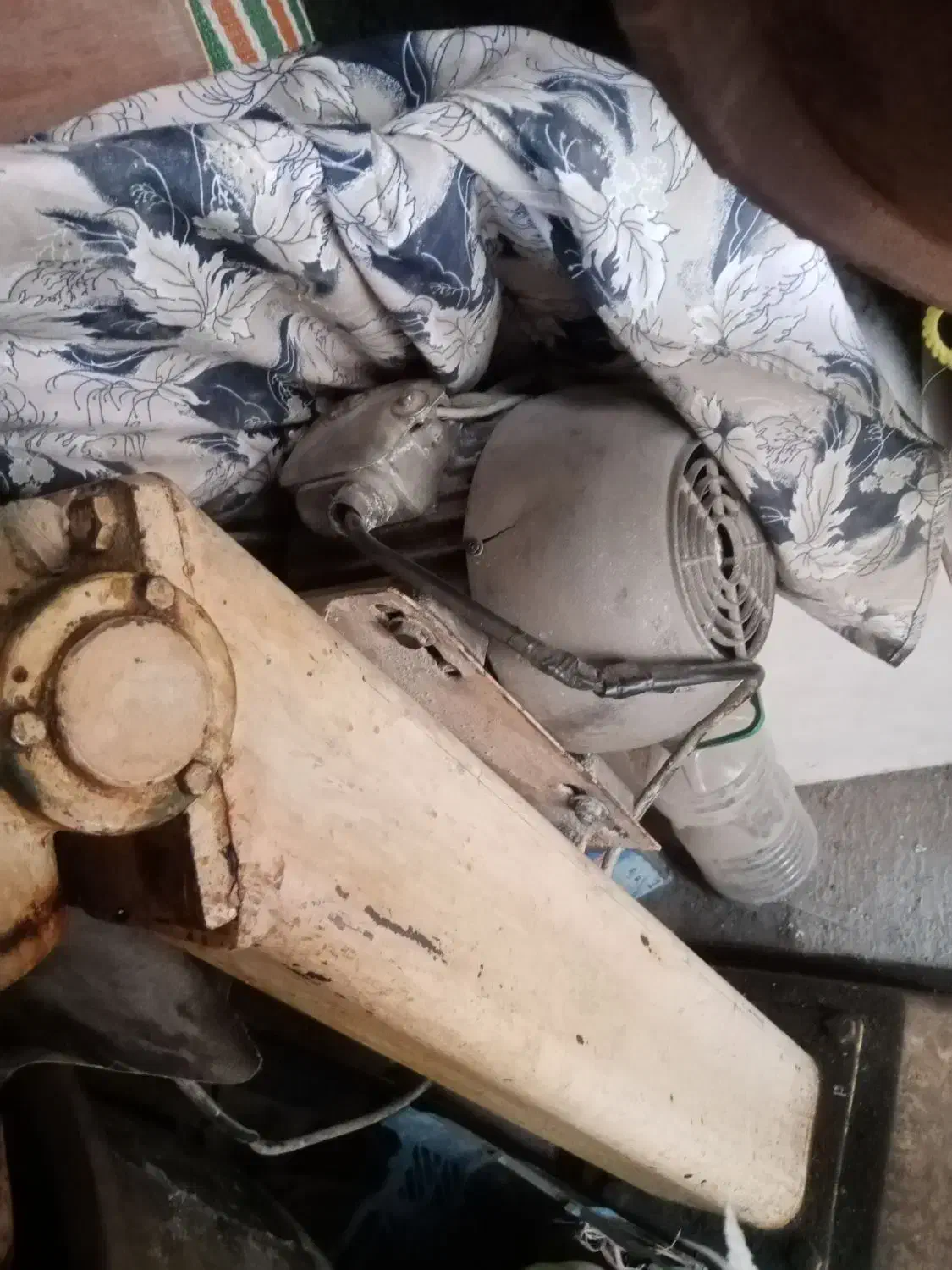 یک دستگاه خمیر|سایر لوازم برقی|بانه, |دیوار