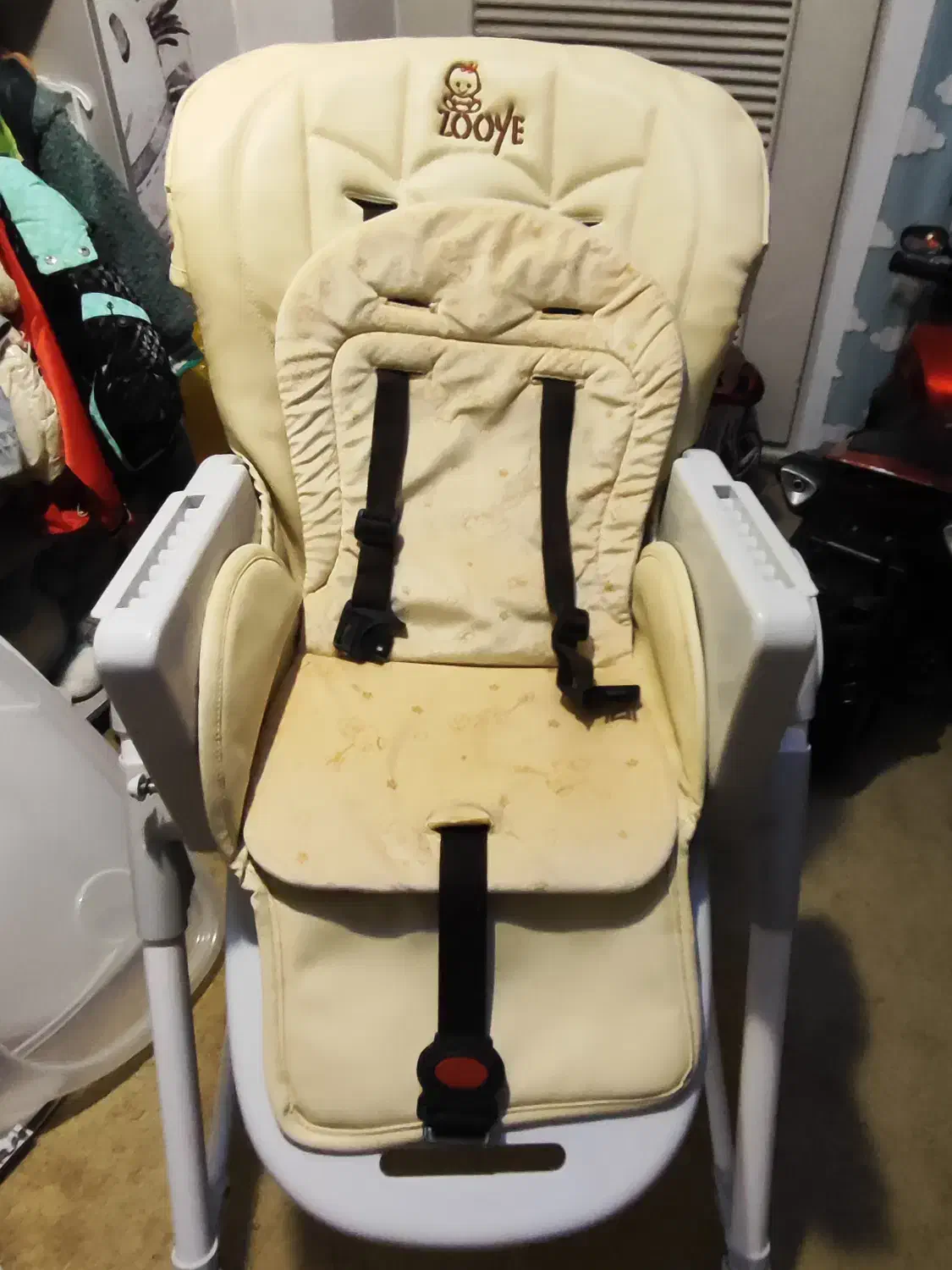 صندلی غذا کودک|تخت و صندلی بچه|قائم‌شهر, |دیوار