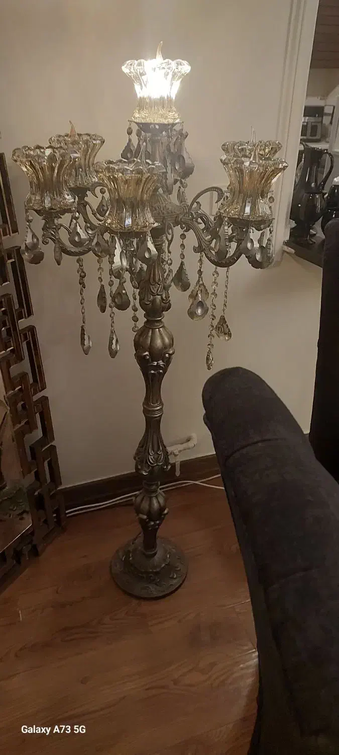 آباژور کنار سالنی|چراغ خواب و آباژور|تهران, فرمانیه|دیوار