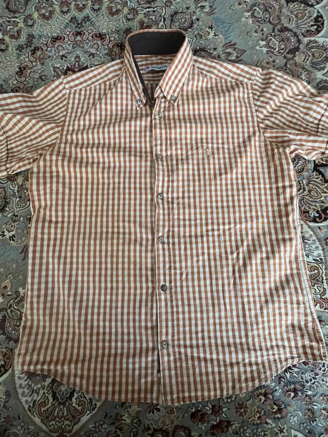 لباس|لباس|برزک, |دیوار