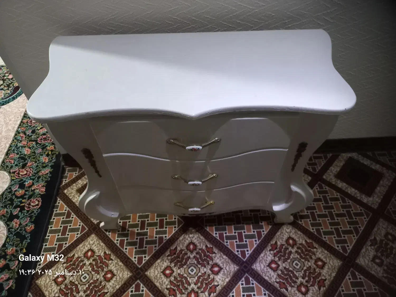 میز و پاتختی و تشک فوق العاده|تخت و سرویس خواب|اصفهان, پوریای ولی|دیوار