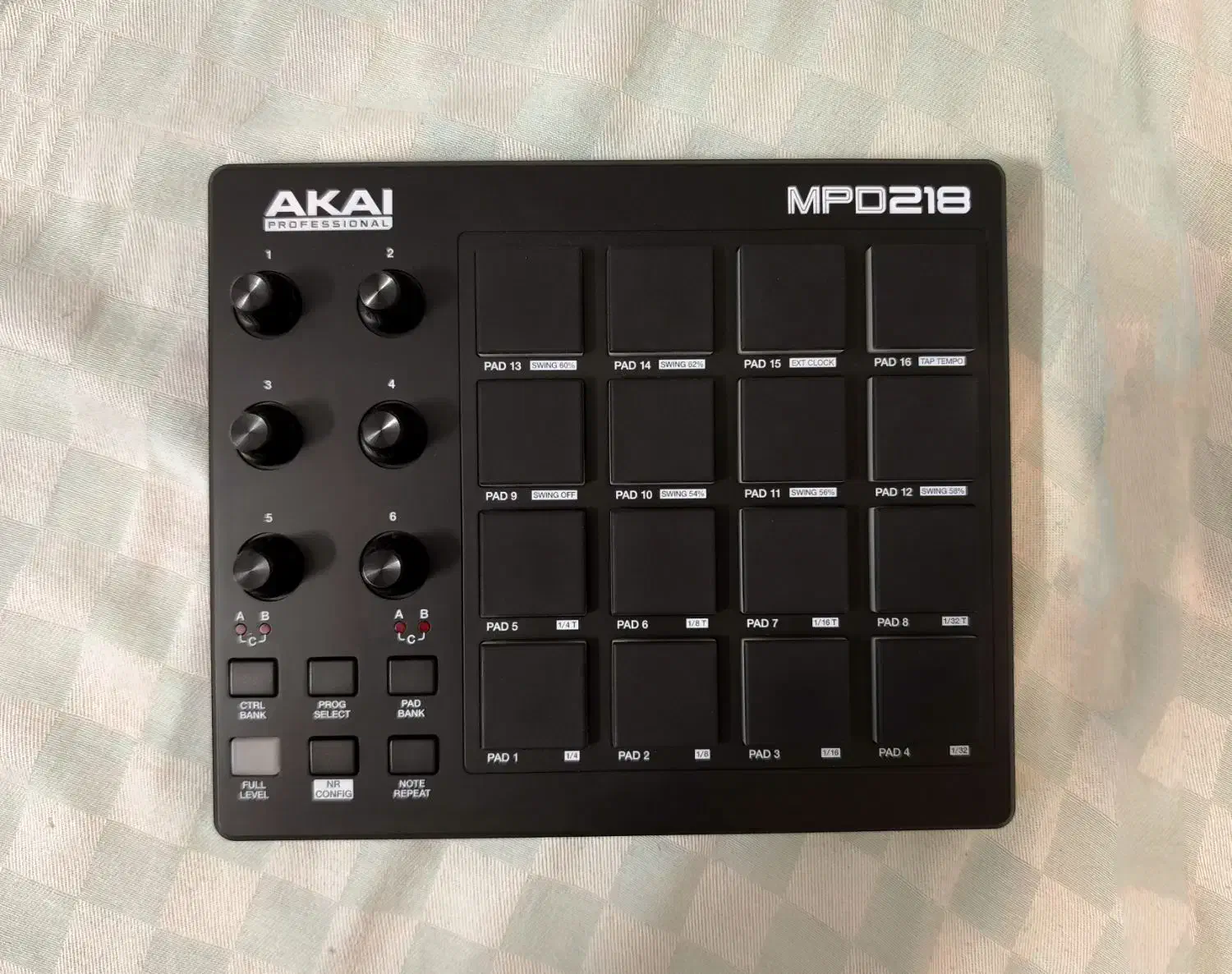 فروش میدی کنترلر Akai mpd 218|آلات موسیقی|آمل, |دیوار