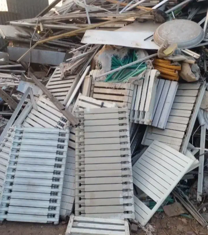 خرید نقدی انواع ضایعات و فلزات در محل|عمده‌فروشی|کرج, گلشهر|دیوار