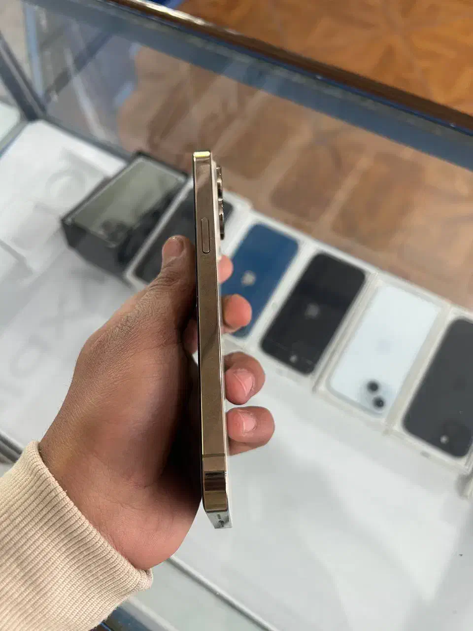 14Promax (اقساطی)باریجسترلاکاغذی|موبایل|یزد, |دیوار