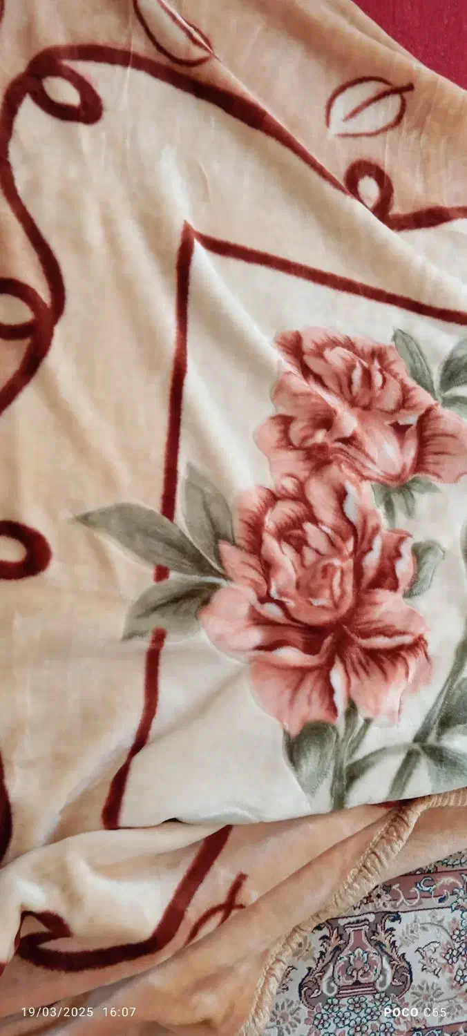 فروش فوری پتو های. خارجی دو نفره|رختخواب، بالش، پتو|همدان, |دیوار