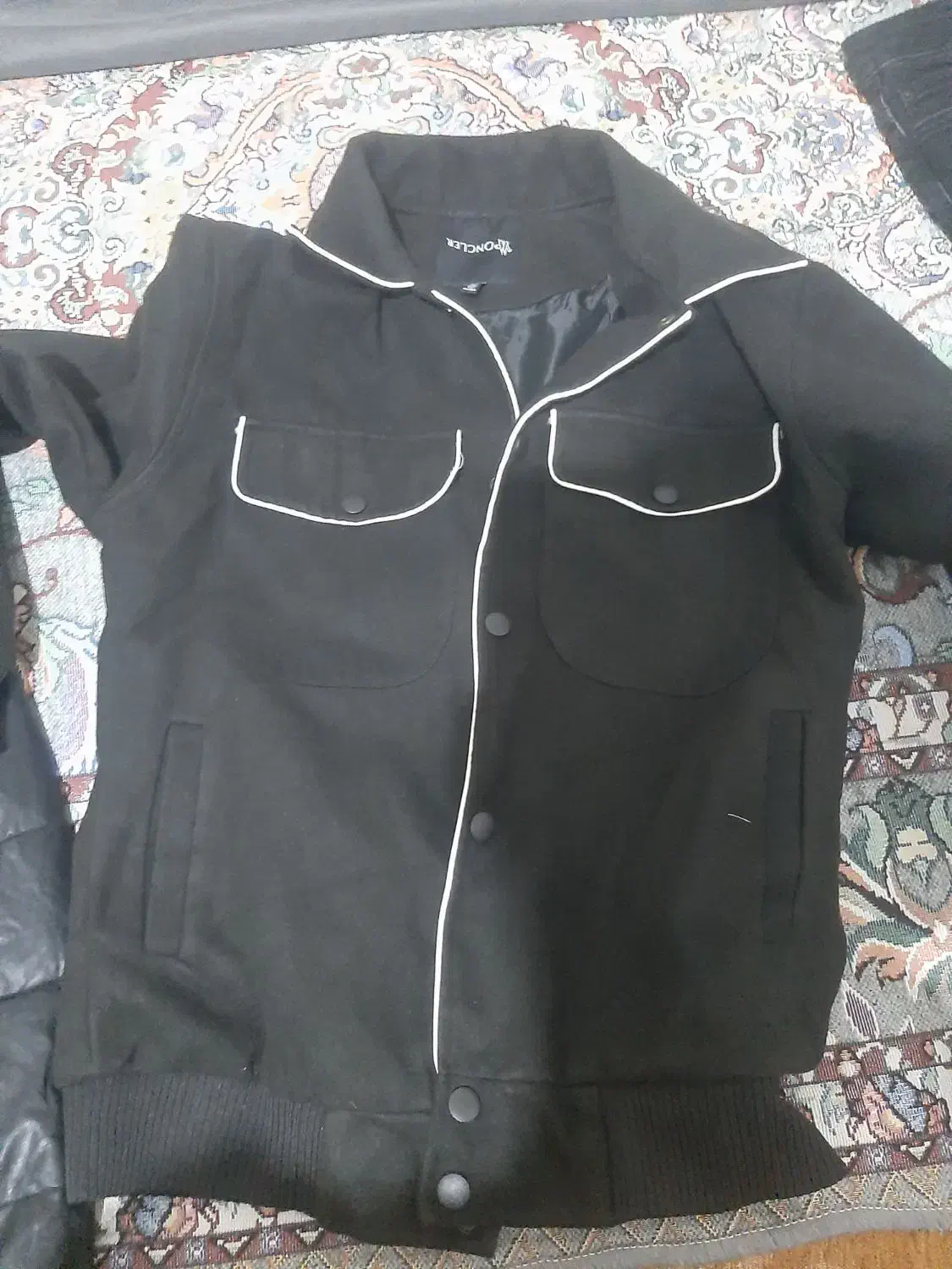 لباس|لباس|رشت, پارک شهر|دیوار