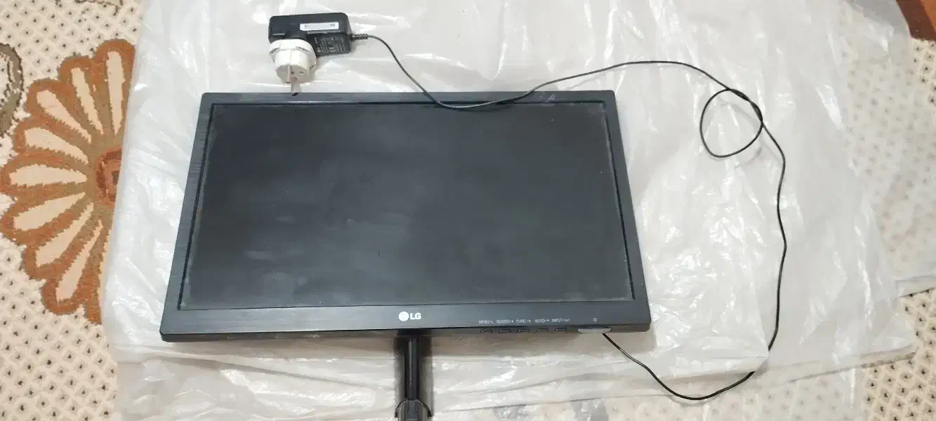 مانیتور کامپیوتر،کمک جلوپژویی|قطعات و لوازم جانبی رایانه|برازجان, |دیوار