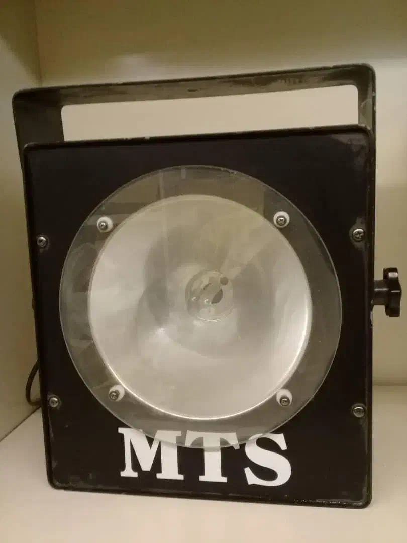 رقص نور و پروژکتور|ریسه و چراغ تزئینی|شیراز, مبعث|دیوار