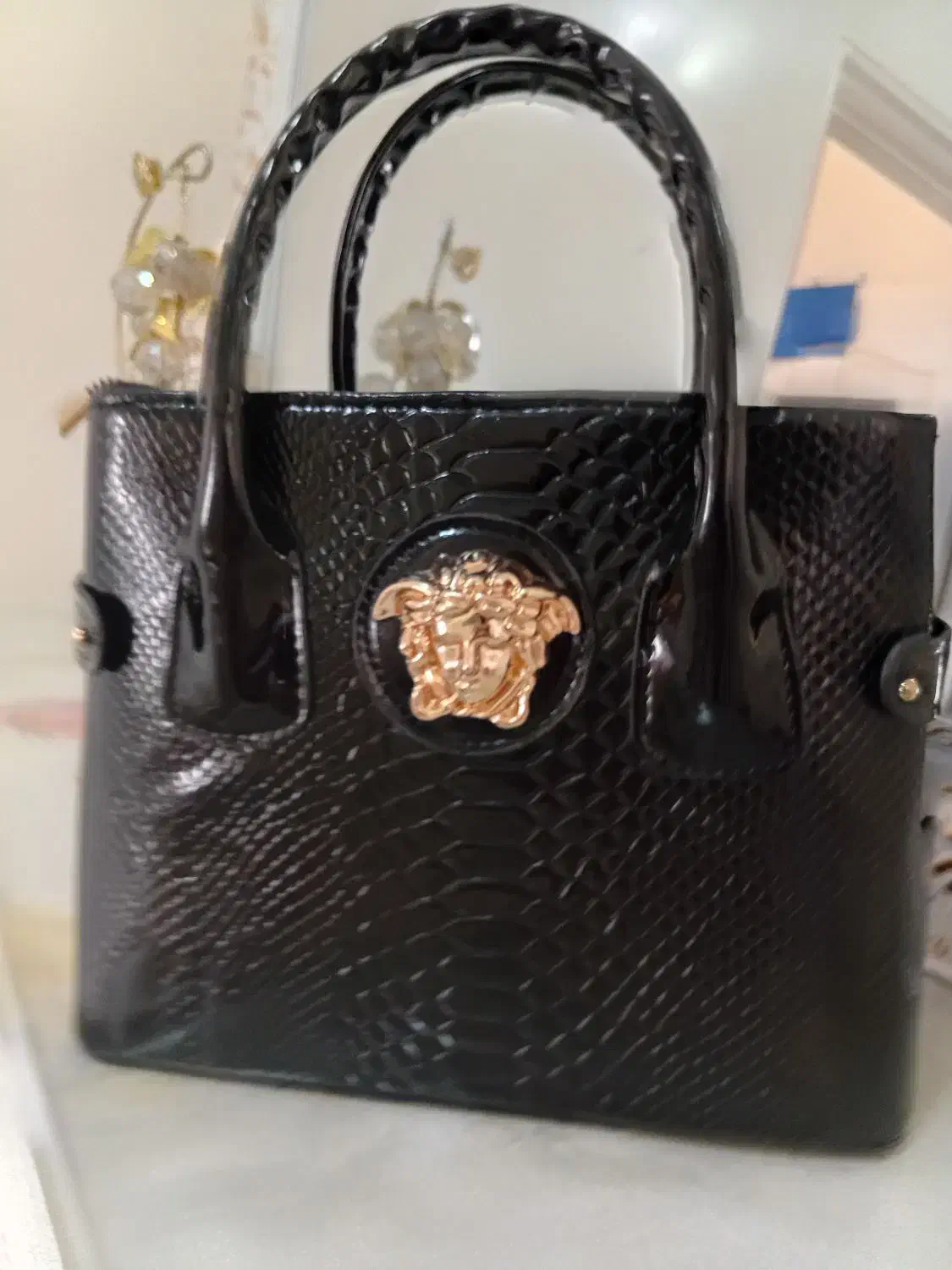 کیف وکفش|کیف، کفش، کمربند|ننور, |دیوار