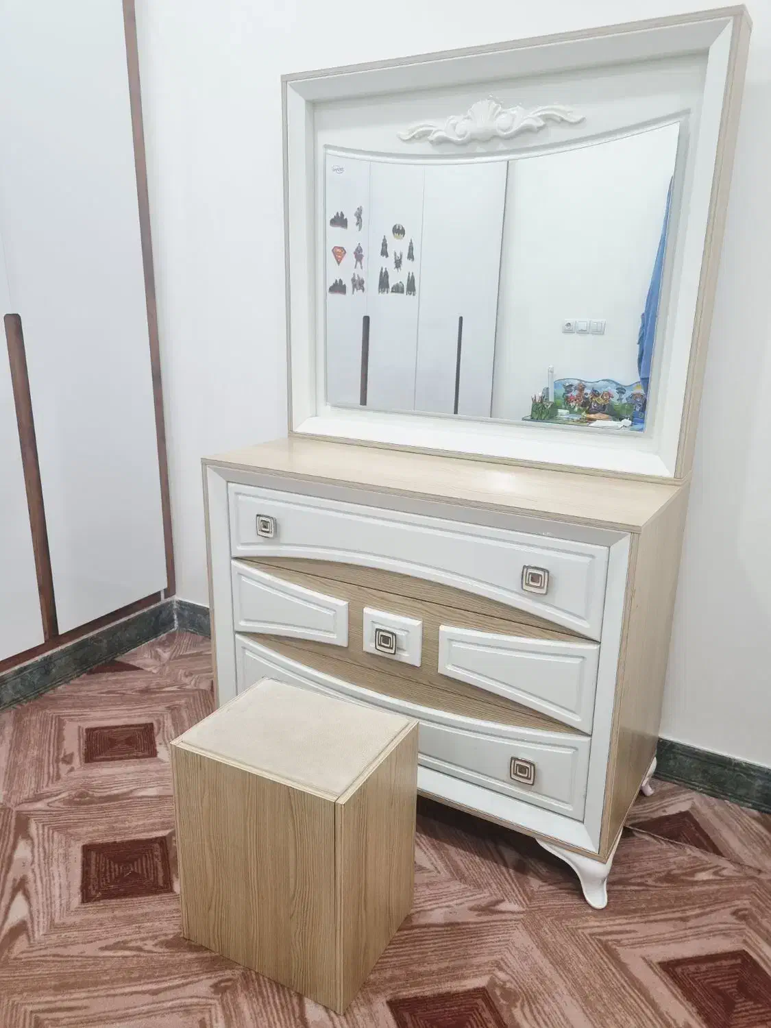 میز آرایشی|مبلمان خانگی و میز عسلی|خرمشهر, |دیوار