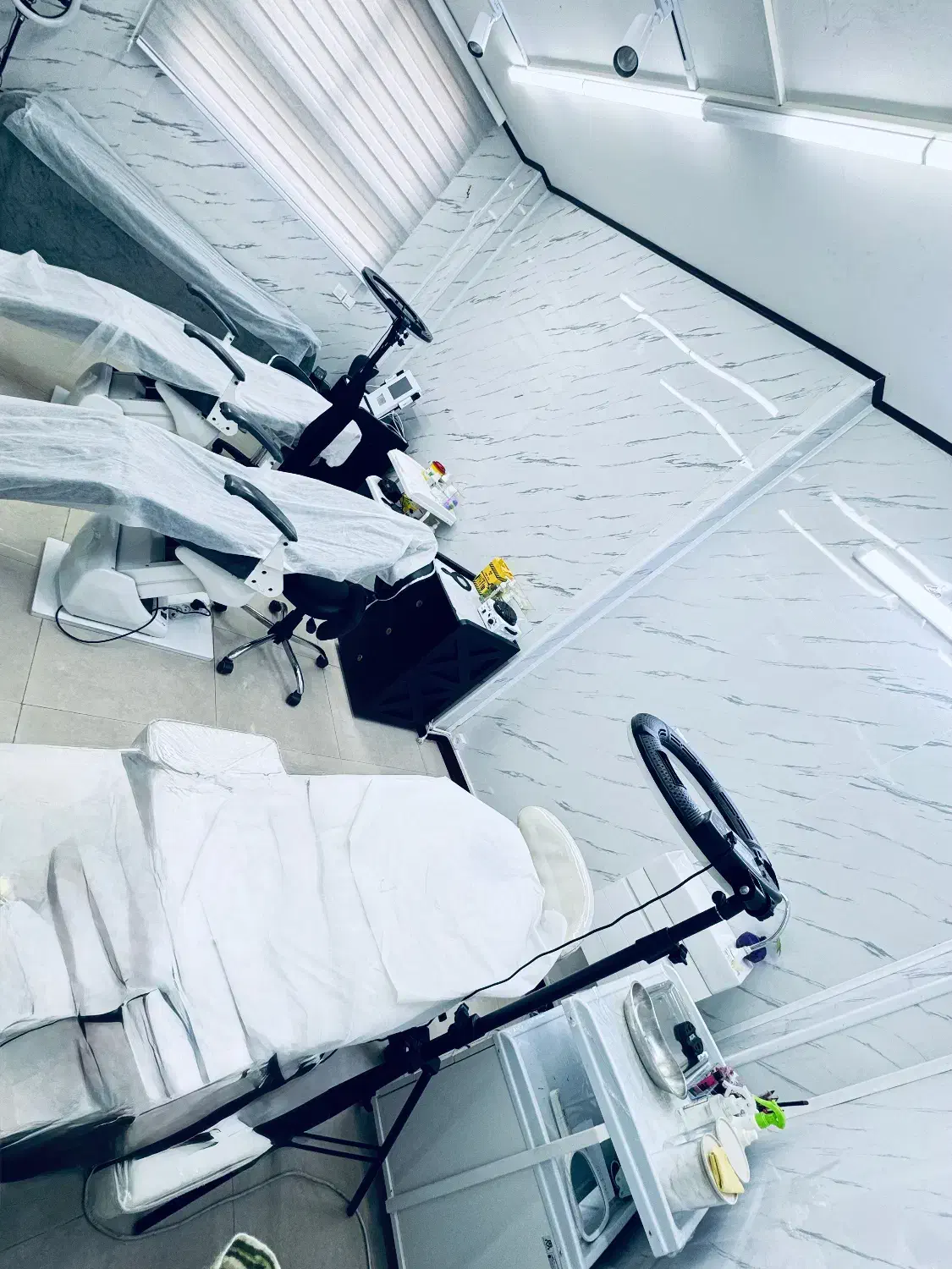 اجاره لاین مژه و تتو|خدمات آرایشگری و زیبایی|اصفهان, تخت فولاد|دیوار