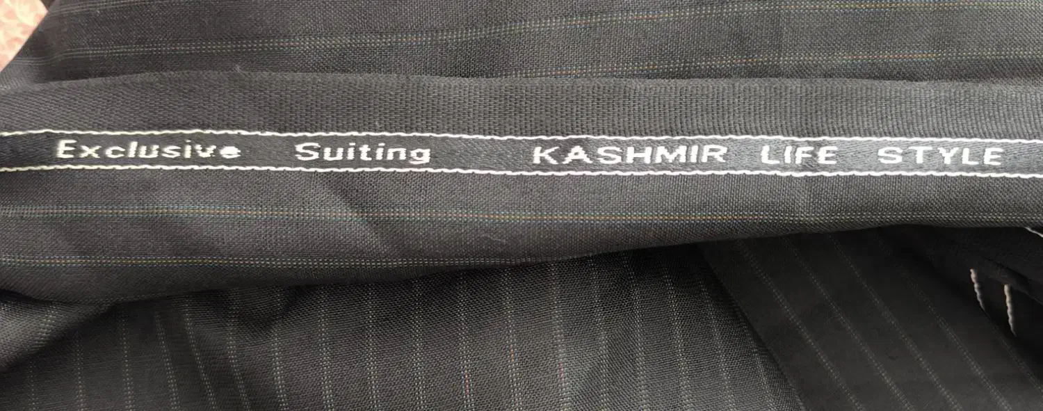 سه متر و نیم پارچه بریده نشده برای کت شلوار|لباس|گلپایگان, |دیوار