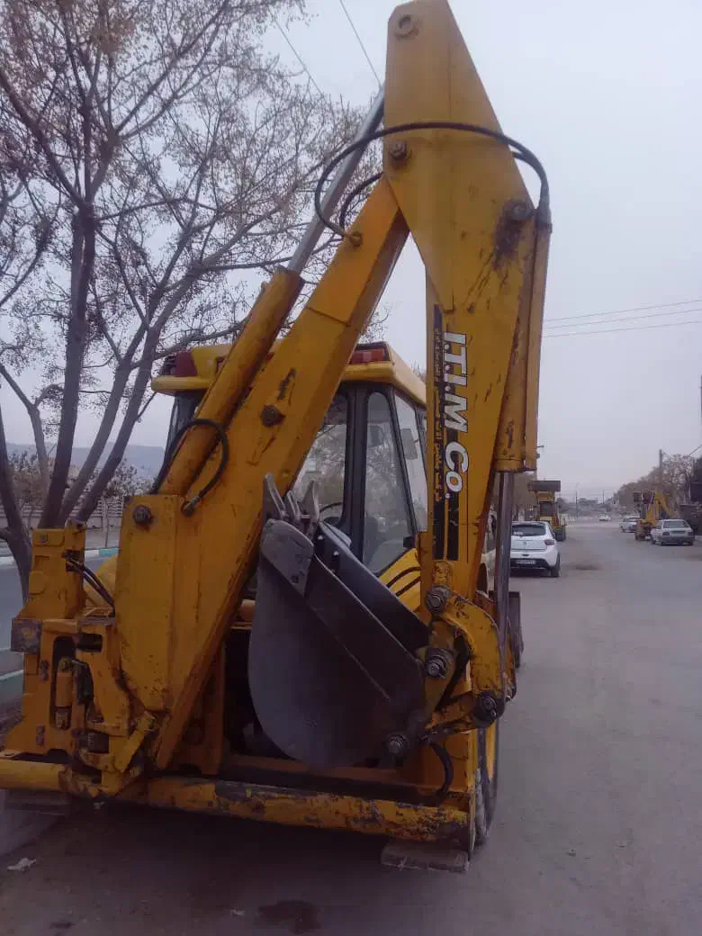 بیل مکانیکی|خودرو سنگین|بروجن, |دیوار