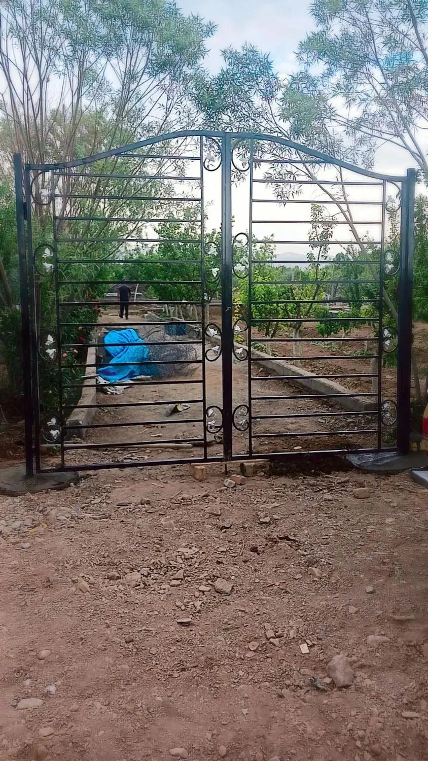 ساخت درب های باغی وپایه های بتونی وحصارکشی|خدمات پیشه و مهارت|قرچک, ولی آباد|دیوار