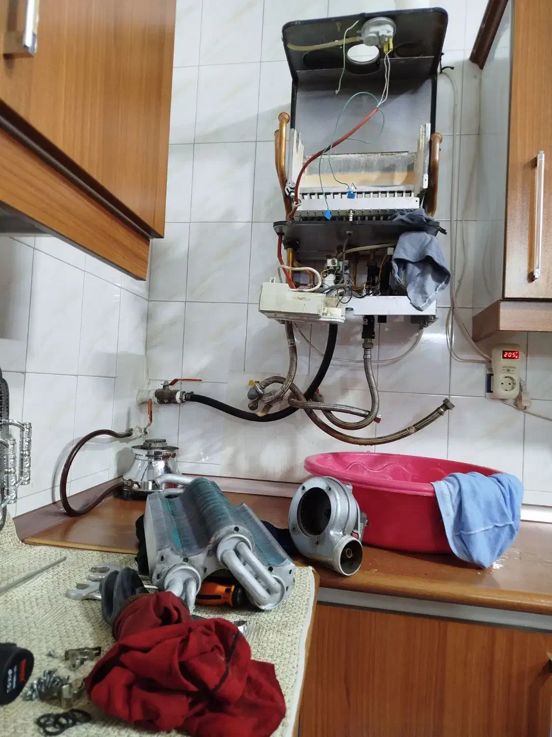 تعمیرات و سرویس انواع پکیج ایرانی و خارجی|خدمات پیشه و مهارت|اصفهان, هزارجریب|دیوار