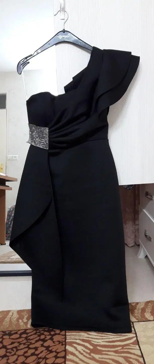 لباس مجلسی|لباس|ورامین, ورامین|دیوار