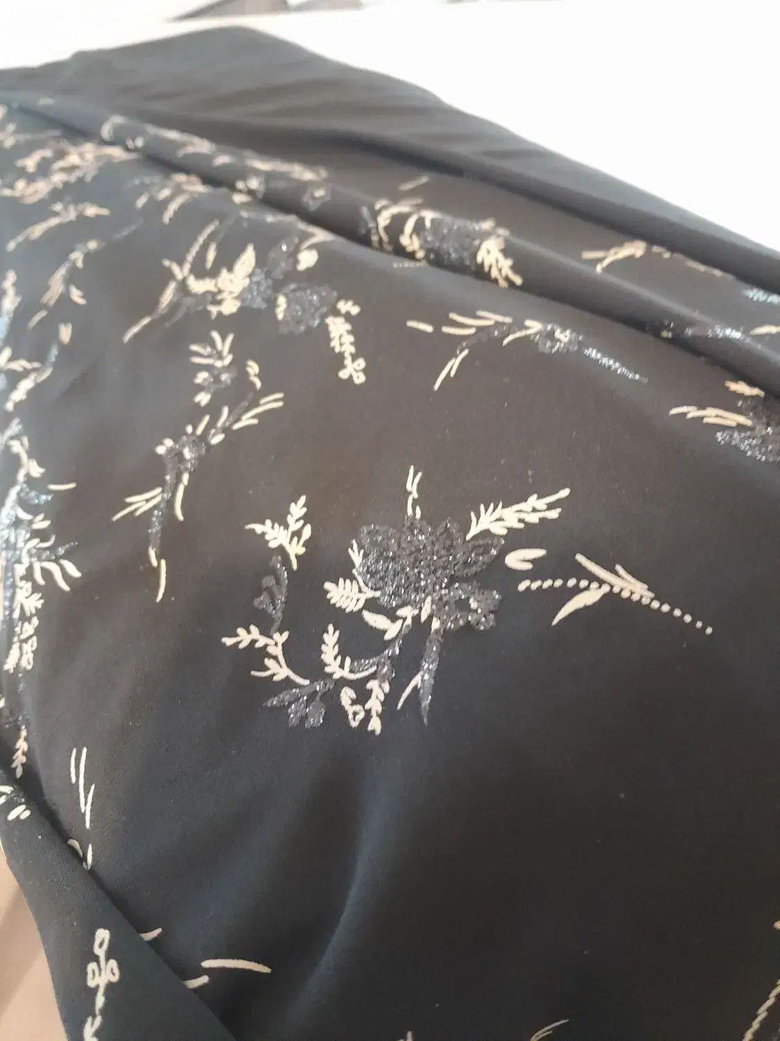 پارچه مجلسی|لباس|کرج, باغ سیب|دیوار