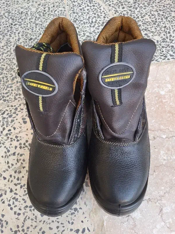 کفش ایمنی و کار|کیف، کفش، کمربند|آبدانان, |دیوار