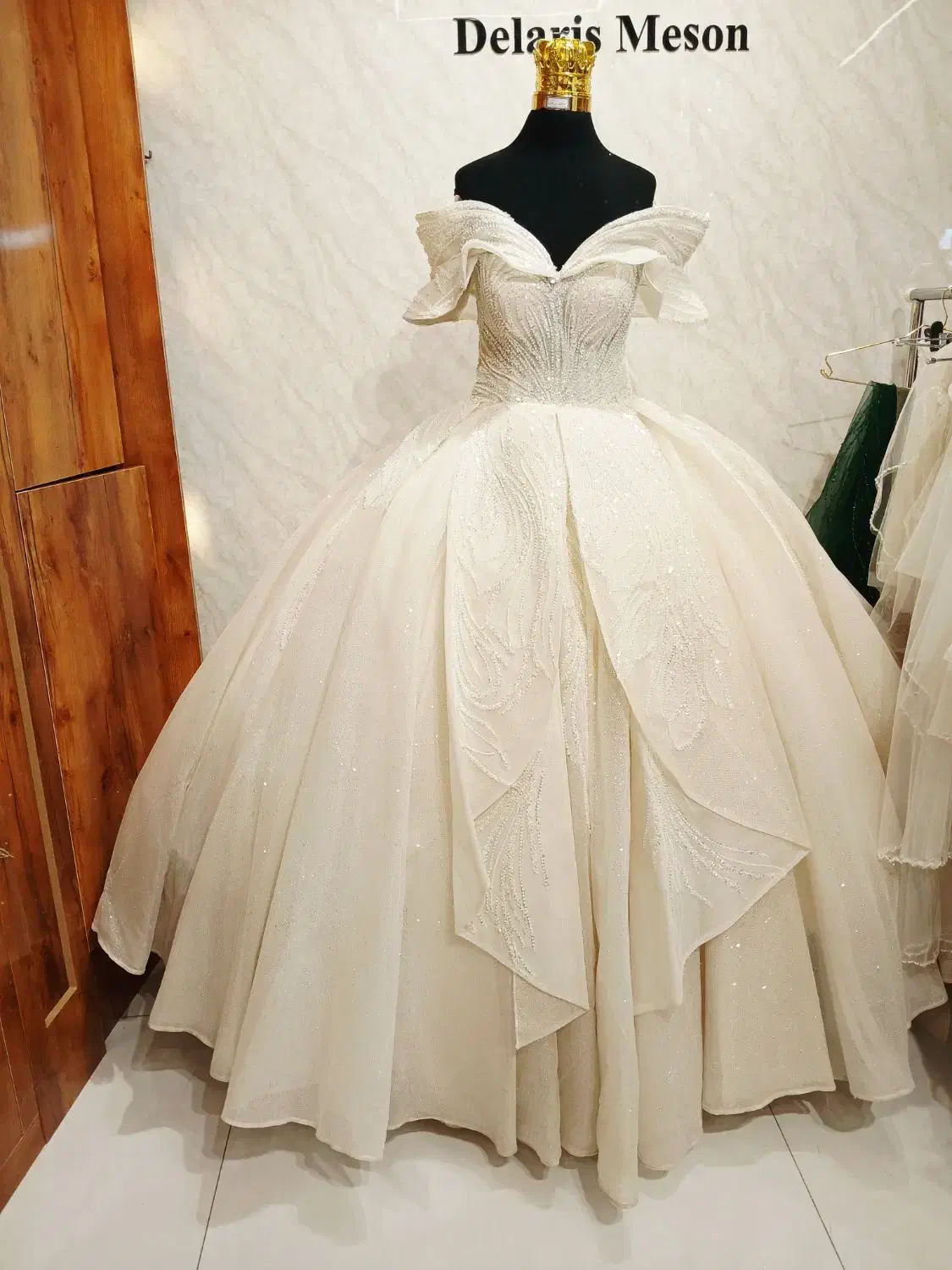 فرش لباس عروس زیر دو میلیون|لباس|اردبیل, |دیوار