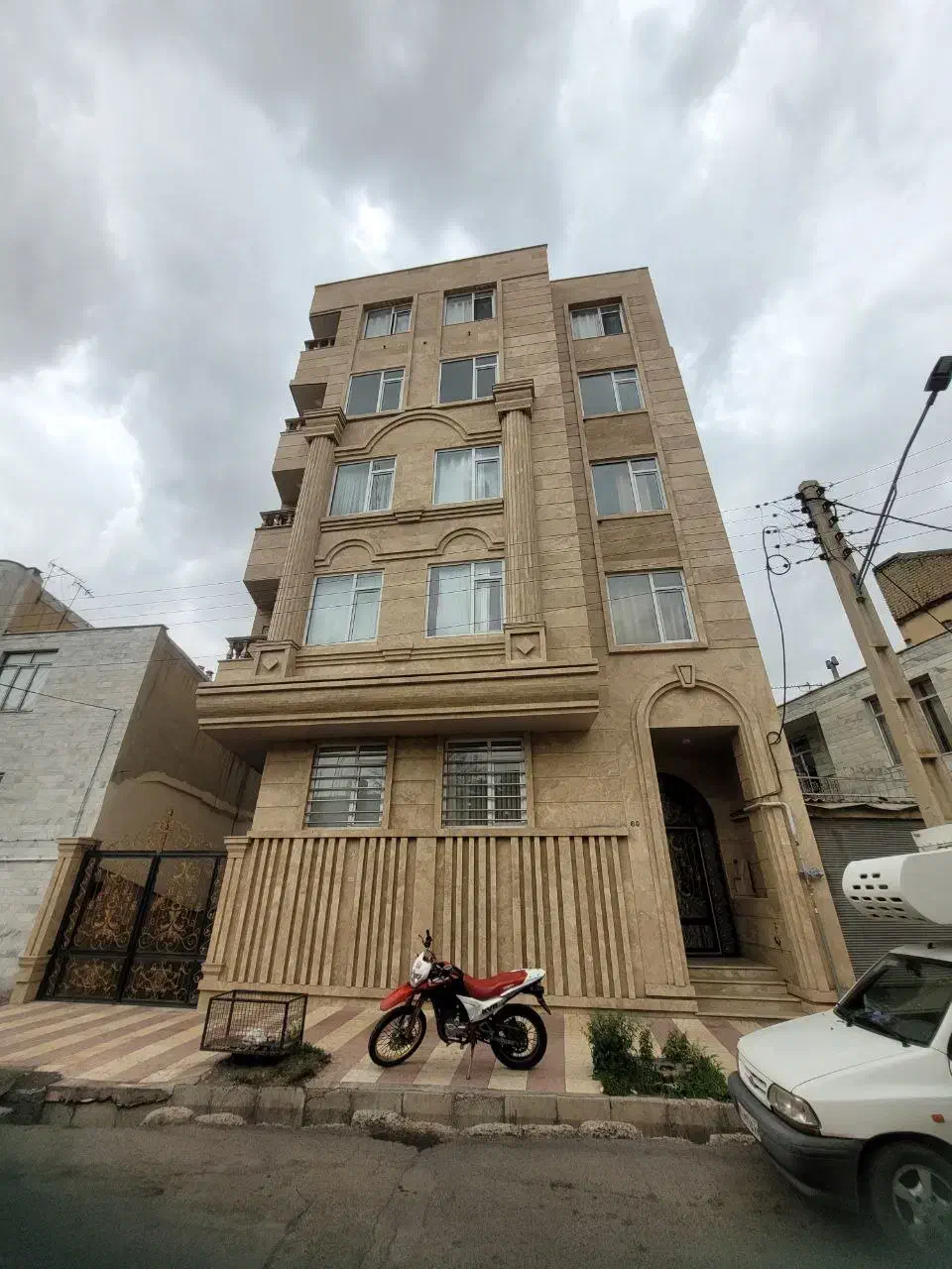 آپارتمان دروازه ارک 175متری 3 خواب|فروش آپارتمان|زنجان, |دیوار