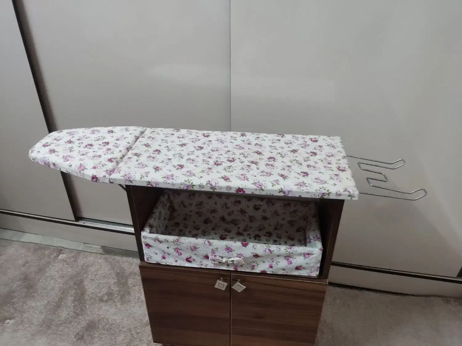 میز اتو کند دار در حد نو|اتو و لوازم اتو|مرند, |دیوار