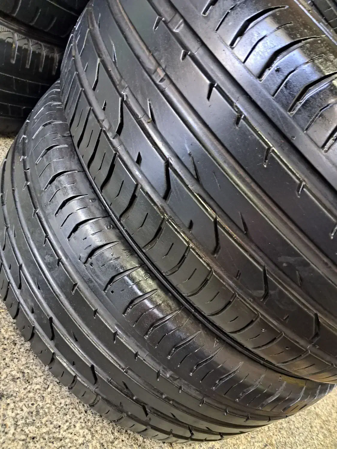 لاستیک 16 55 205 استوک سالم میخای زنگ بزن|قطعات یدکی و لوازم جانبی|محمدشهر, محمدشهر|دیوار