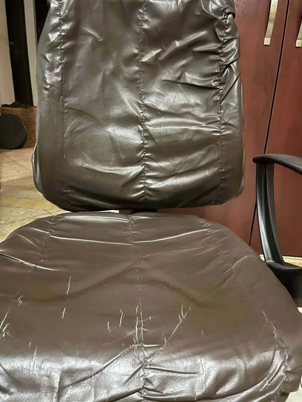 صندلی چرخدار اداری|صندلی و نیمکت|لاهیجان, کوی خزر|دیوار