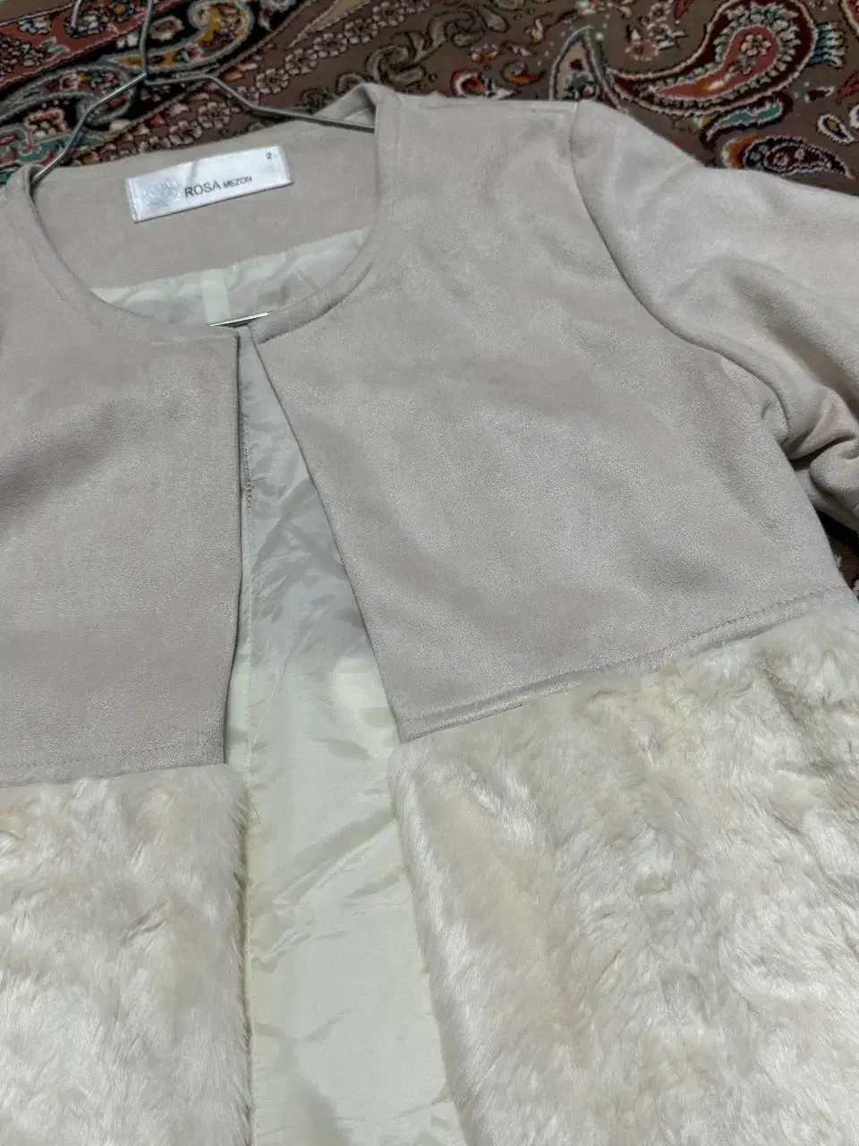 پالتو|لباس|آفتاب, |دیوار