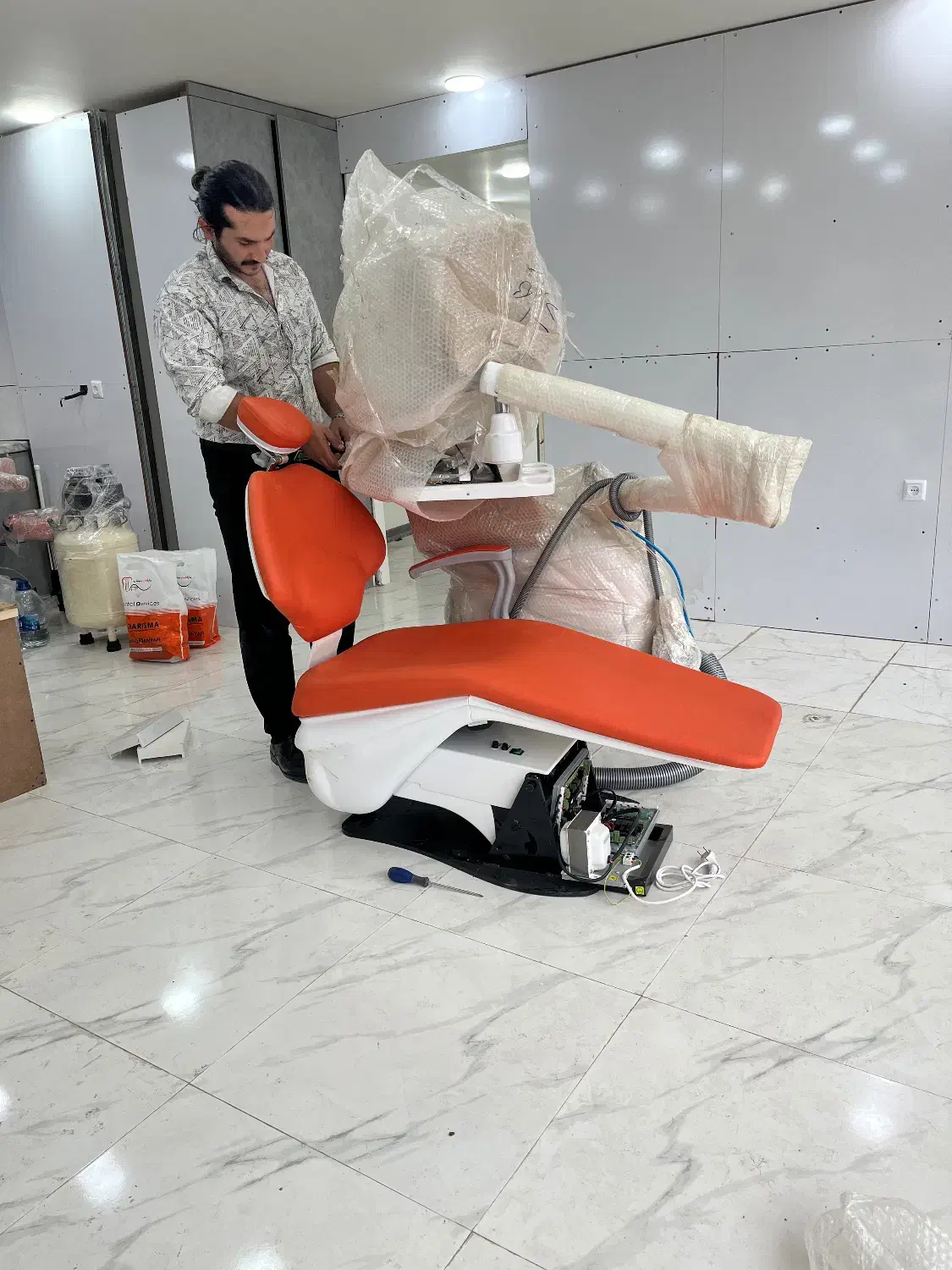 دستیار دندانپزشک|استخدام درمانی، زیبایی، بهداشتی|رشت, بوسار|دیوار