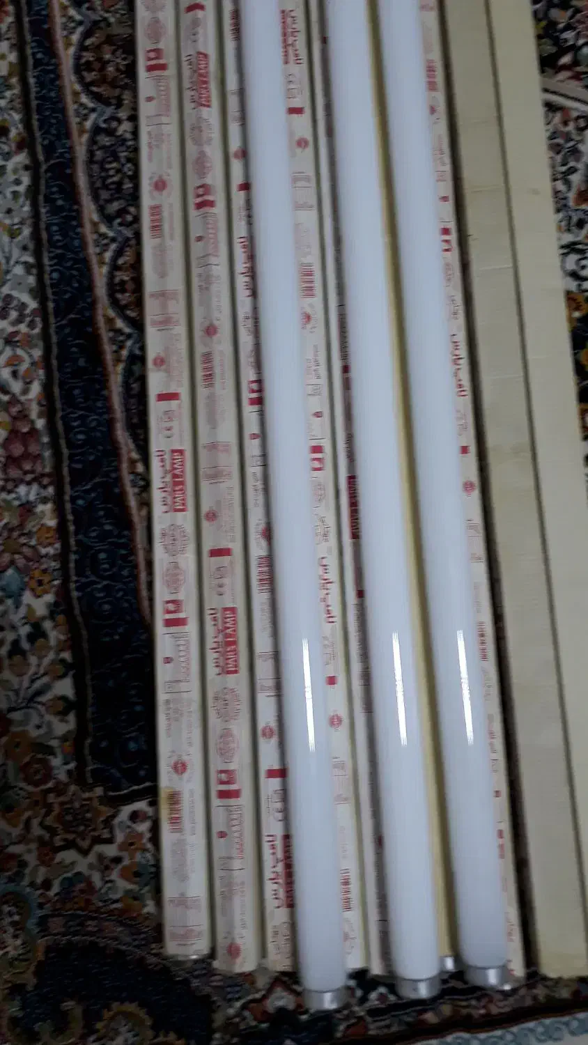 ۹عددلامپ مهتابی نو ۴۰وات پارس قیمت ۴۰۰تومن|لامپ و چراغ|پاکدشت, پاکدشت (مامازند)|دیوار