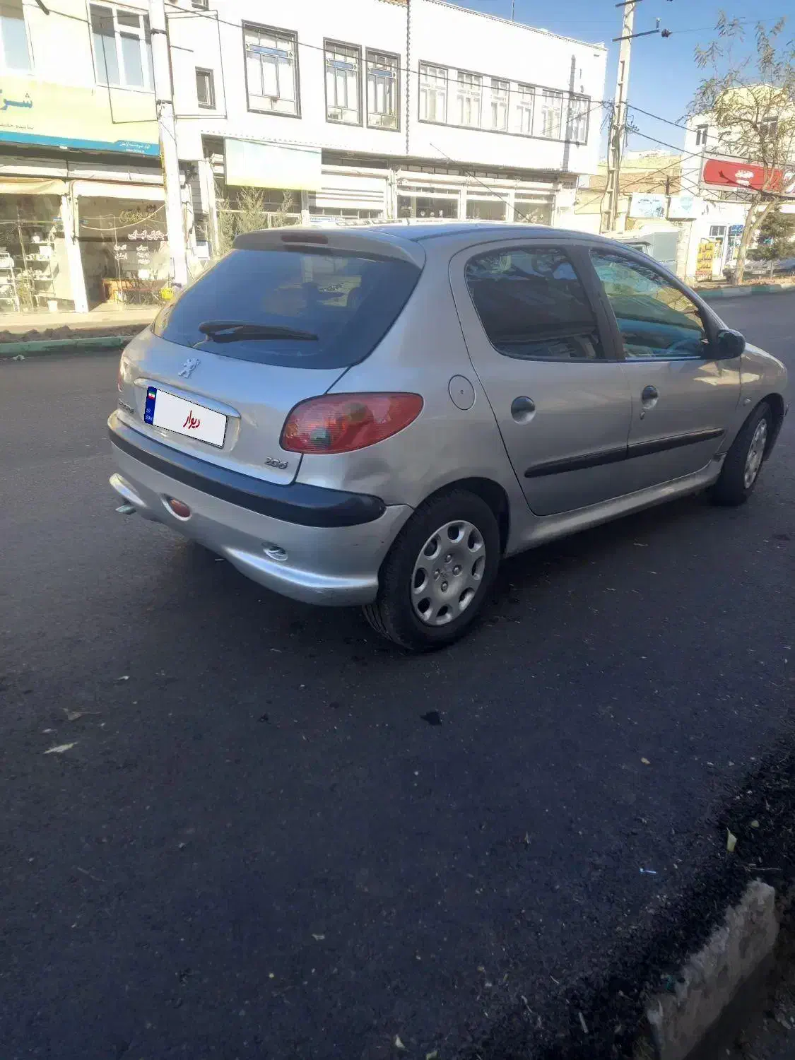 ماشین‌پژو‌۲۰۶‌مدل‌۸۴‌به‌شرط|خودرو سواری و وانت|سراب, |دیوار