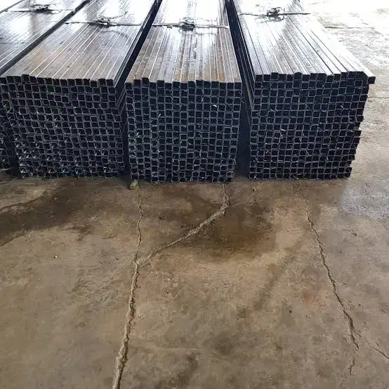 قوطی ۲×۲ آهن ویترین قفسه فلزی و پیچ و مهره ای|عمده‌فروشی|چمران, |دیوار