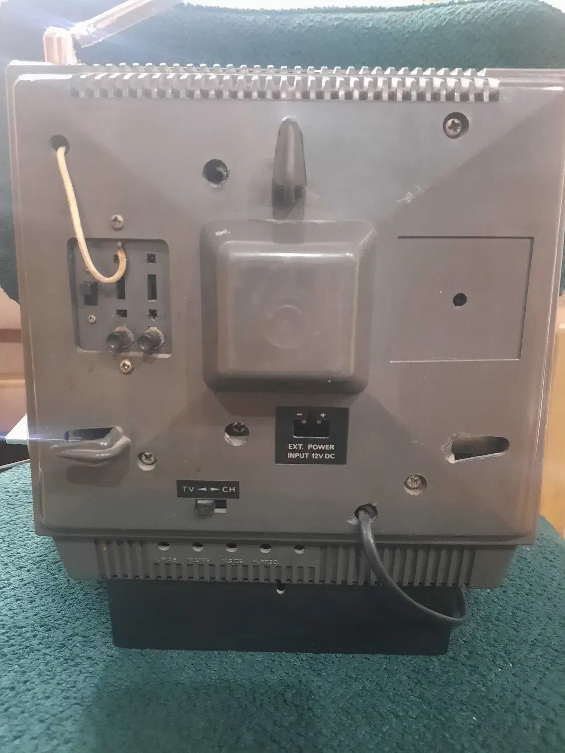 تلویزیون ۹ اینچ کرون|تلویزیون و پروژکتور|تهران, تسلیحات|دیوار