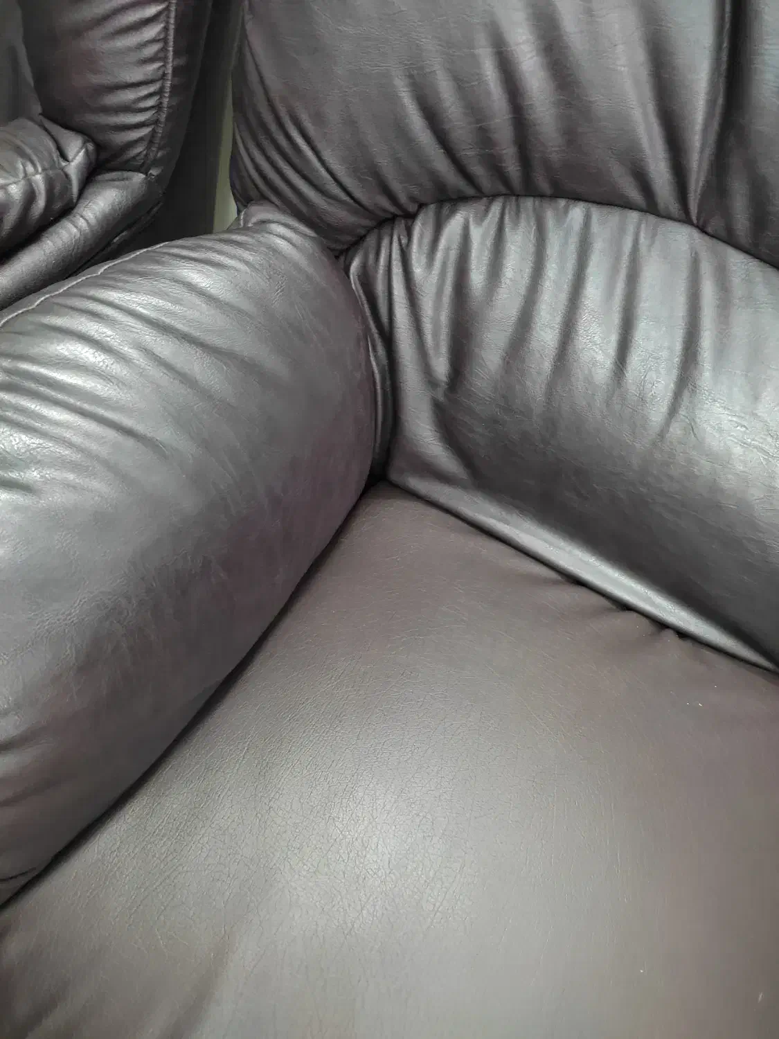 مبل پفکی چرم|مبلمان خانگی و میز عسلی|آبیک, |دیوار