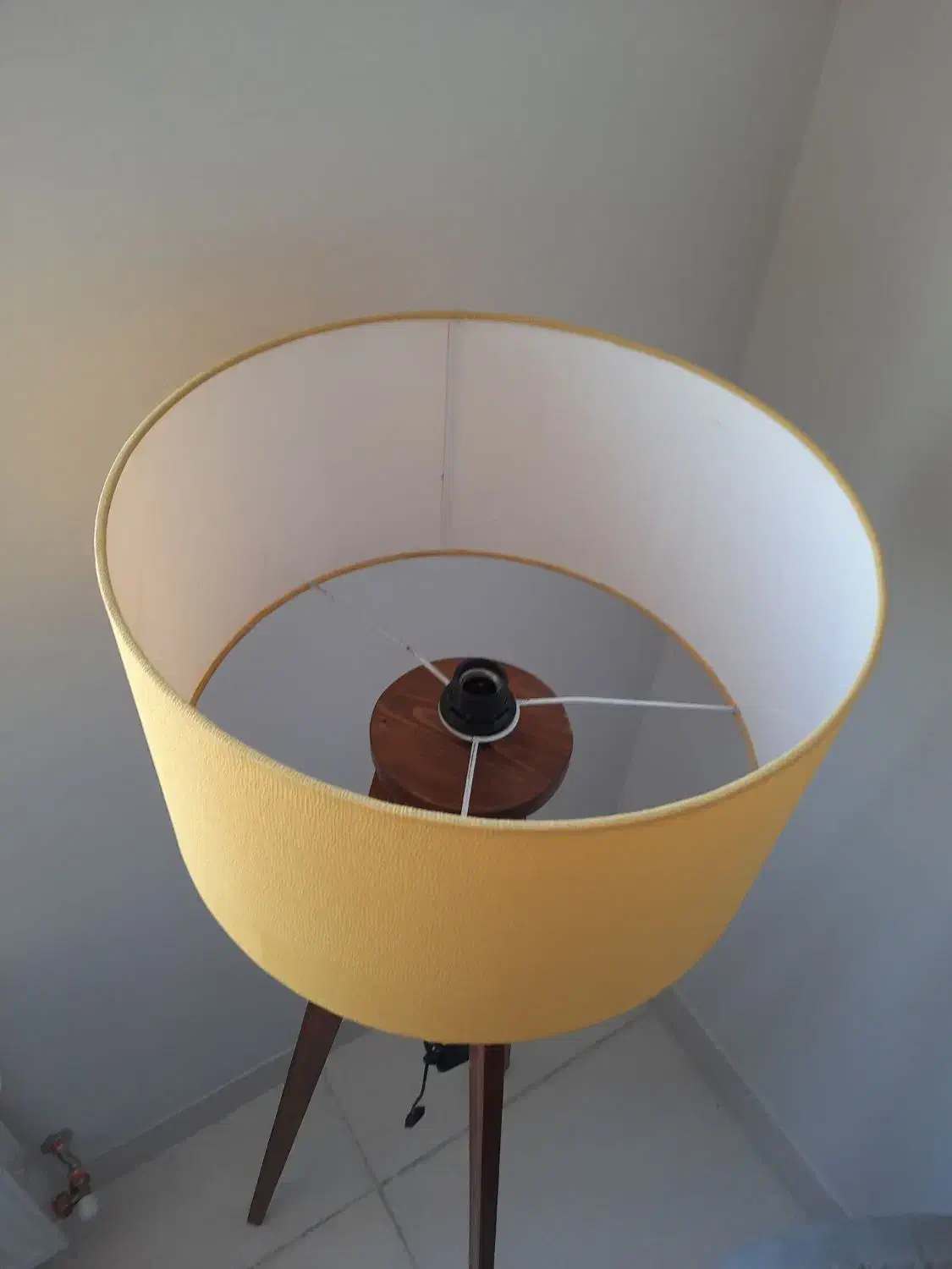 آباژور چوبی سه پایه|چراغ خواب و آباژور|اراک, |دیوار