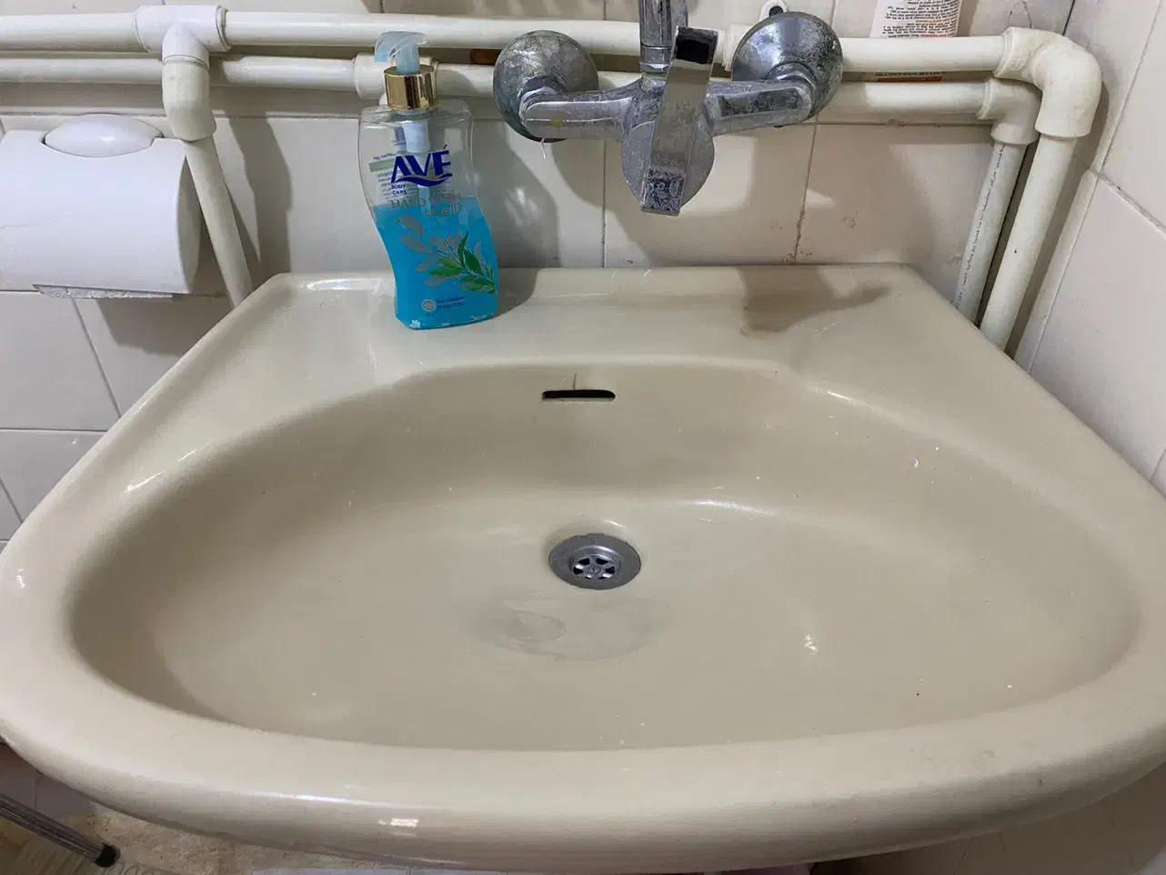 سنگ توالت و روشویی|لوازم سرویس بهداشتی|بجنورد, |دیوار