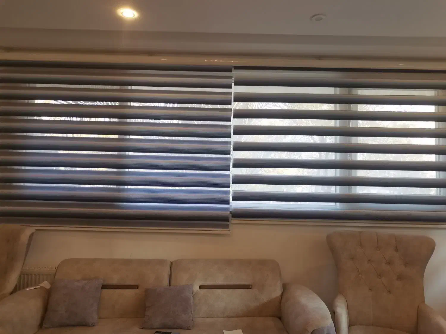 پرده زبرا جنس ترکیه ای در حد نو سالم|پرده، رانر، رومیزی|شیراز, جانبازان|دیوار