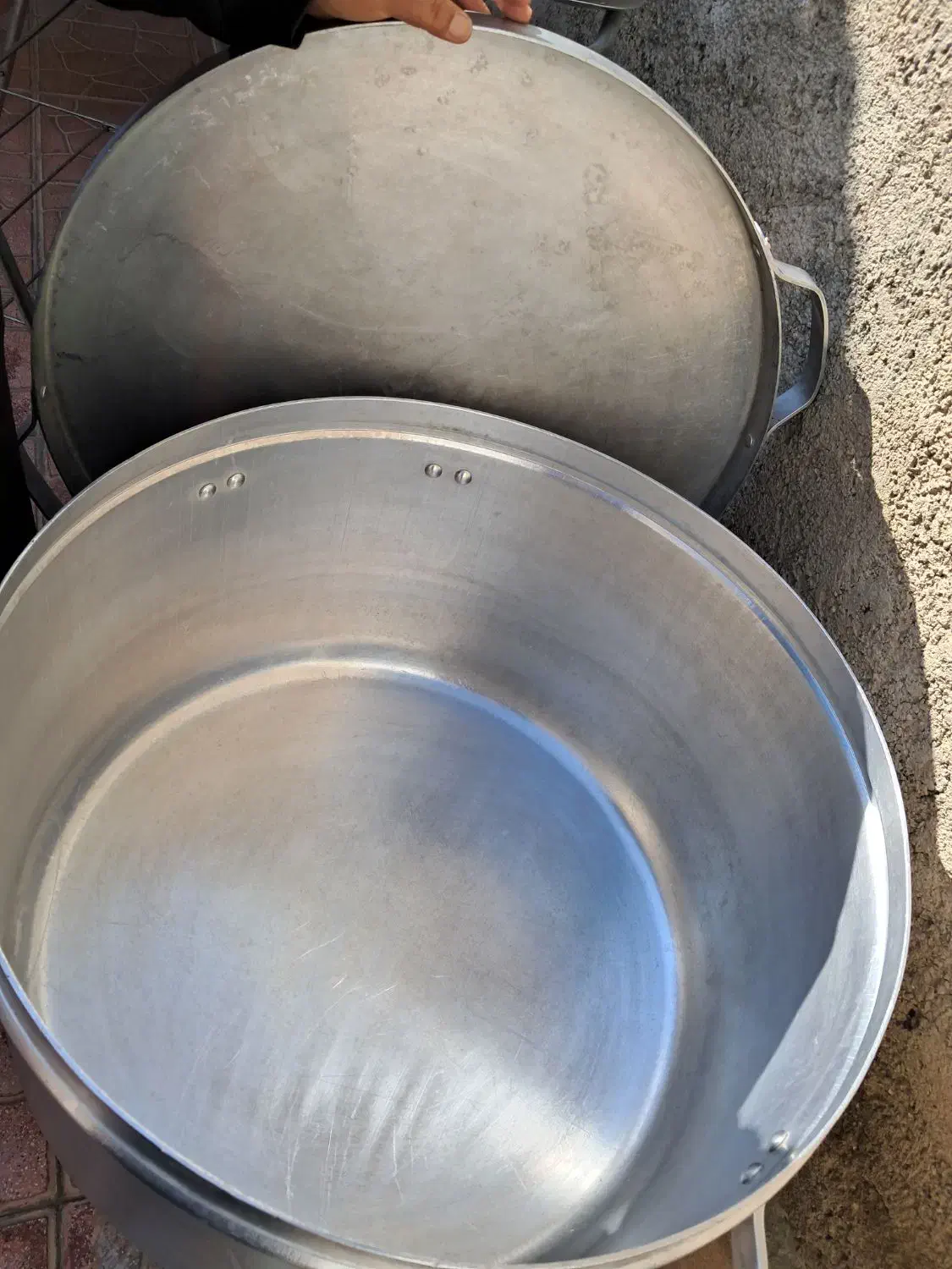 قابلمه و کفگیر و ملاقه|ظروف پخت‌وپز|معصومیه, |دیوار