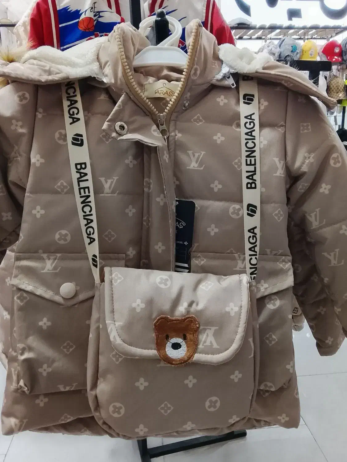 کاپشن های پاییزه بچگانه دخترانه و پسرانه|کفش و لباس بچه|ماکو, |دیوار