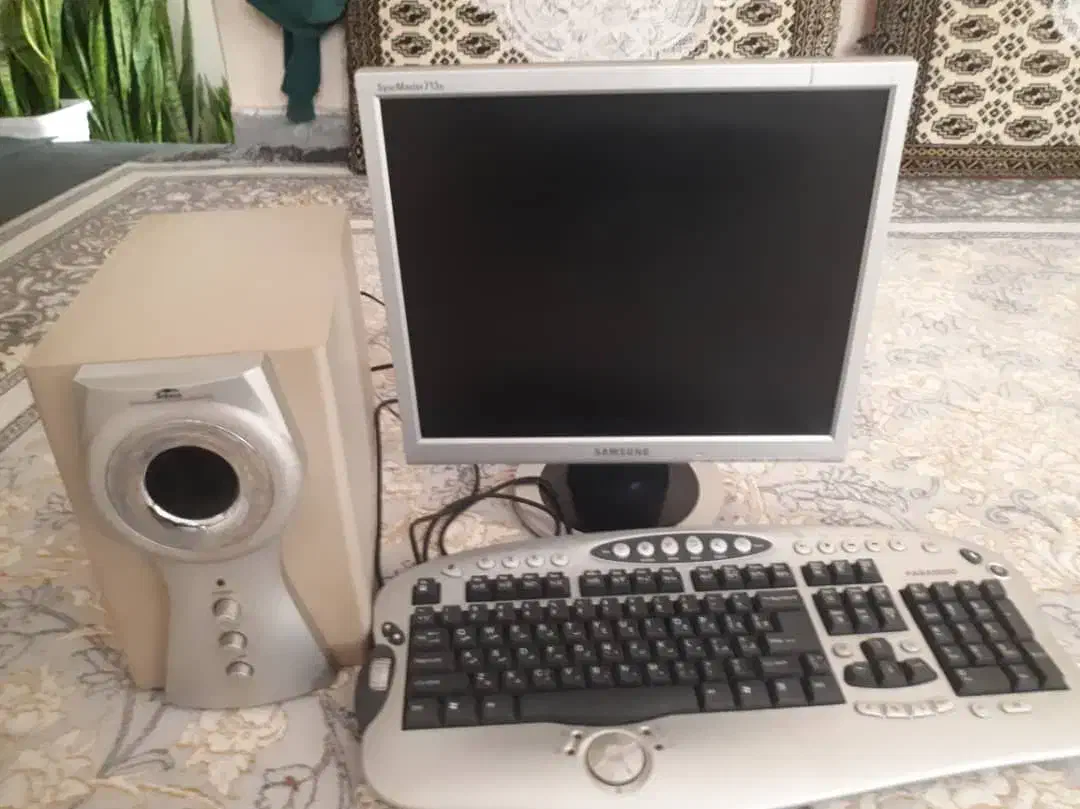 کامپیوتر سالم وتمیز|رایانه رومیزی|رشت, جانبازان|دیوار